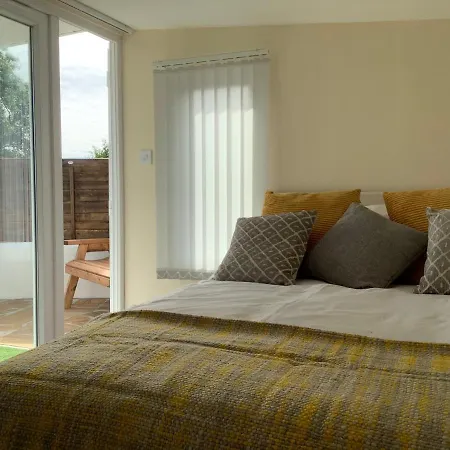 Cosy Cabin For Two With Country Side Views, Near Kingsbridge Churchstow Exterior photo